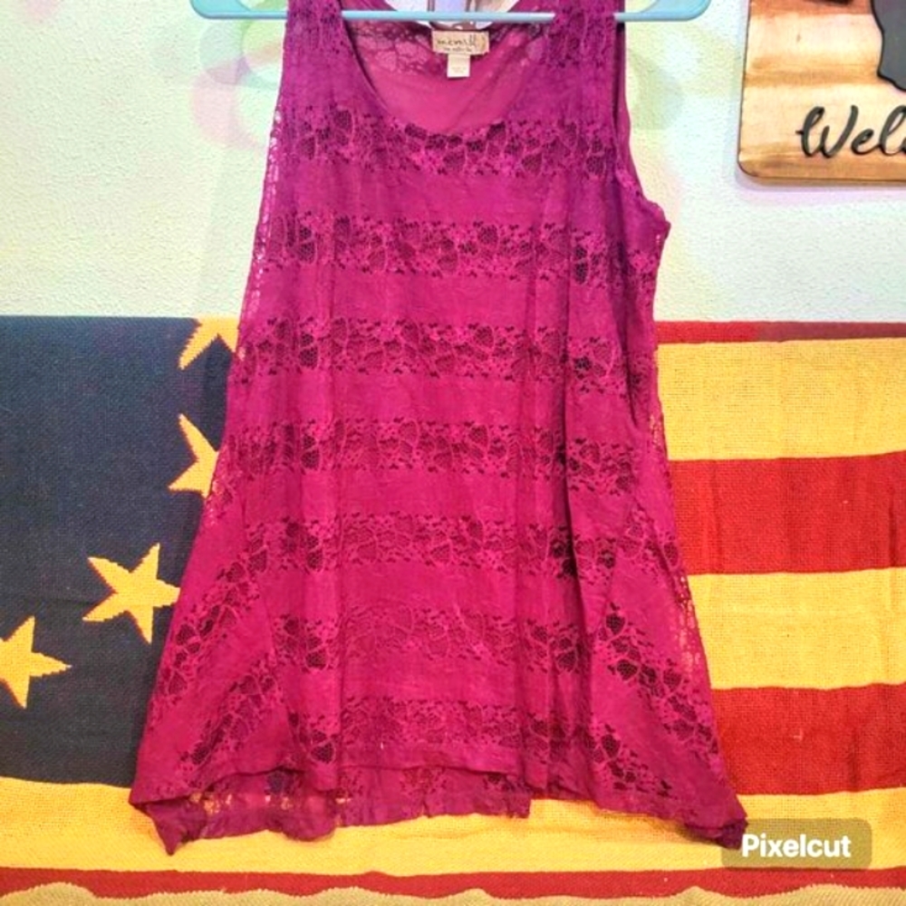 Beautiful sleeveless blouse by OneWorld